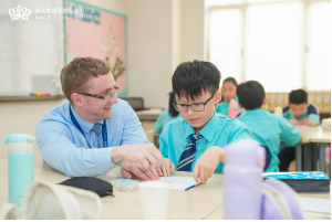 朝露聚光，梦想生辉|NACIS开学第一天的光影记录 - First School Day
